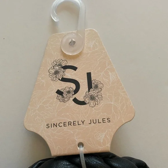 Sincerely Jules Black Faux Leather Braided Headband - Picture 4 of 5